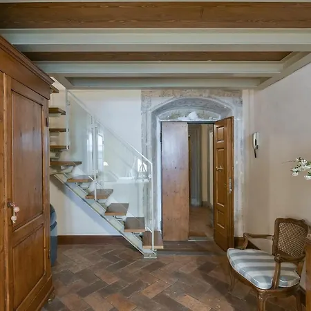 Apartment Tintoretto Frescoed Loft In The Oltrarno Florence