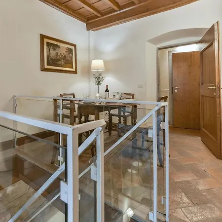 Tintoretto Frescoed Loft In The Oltrarno Apartment *