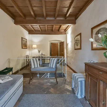 Tintoretto Frescoed Loft In The Oltrarno Apartment Florence