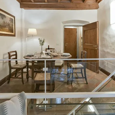Tintoretto Frescoed Loft In The Oltrarno
